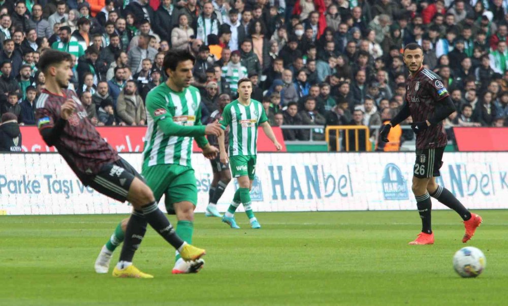 Konyaspor evinde ağırladığı Beşiktaş'a uzatmalarda yediği golle 2-1 yenildi