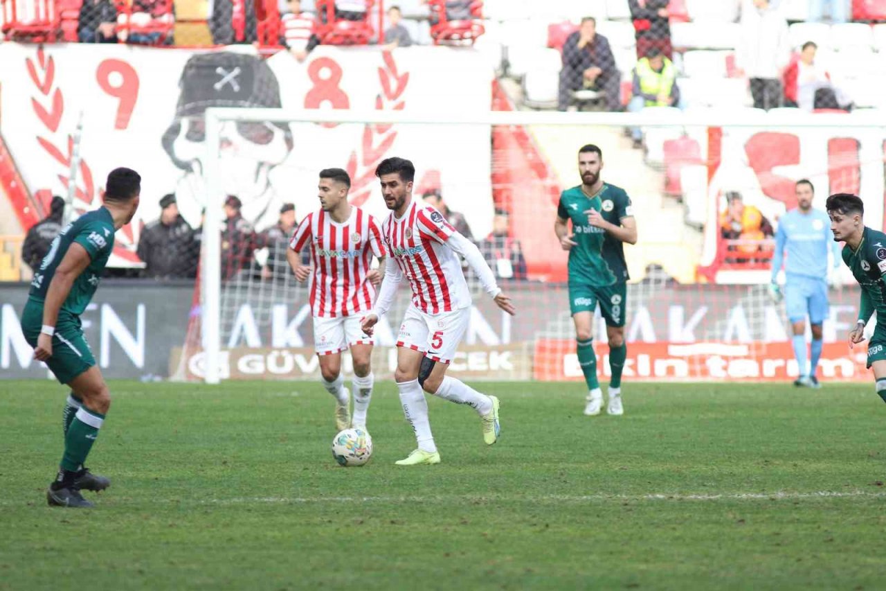 Spor Toto Süper Lig: FTA Antalyaspor: 2 - Giresunspor: 2 (Maç sonucu)