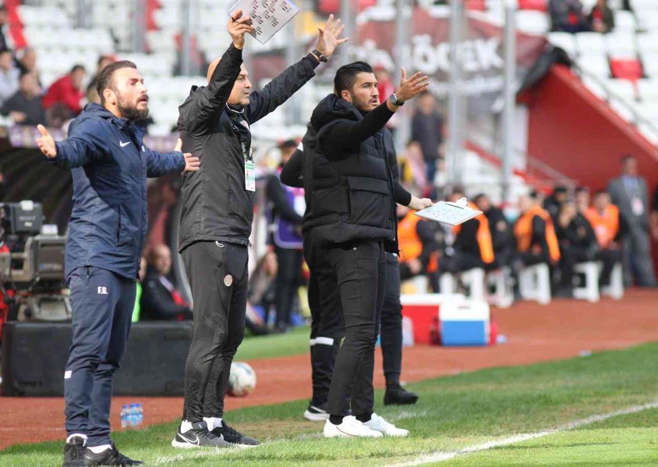 Spor Toto Süper Lig: FTA Antalyaspor: 2 - Giresunspor: 2 (Maç sonucu)