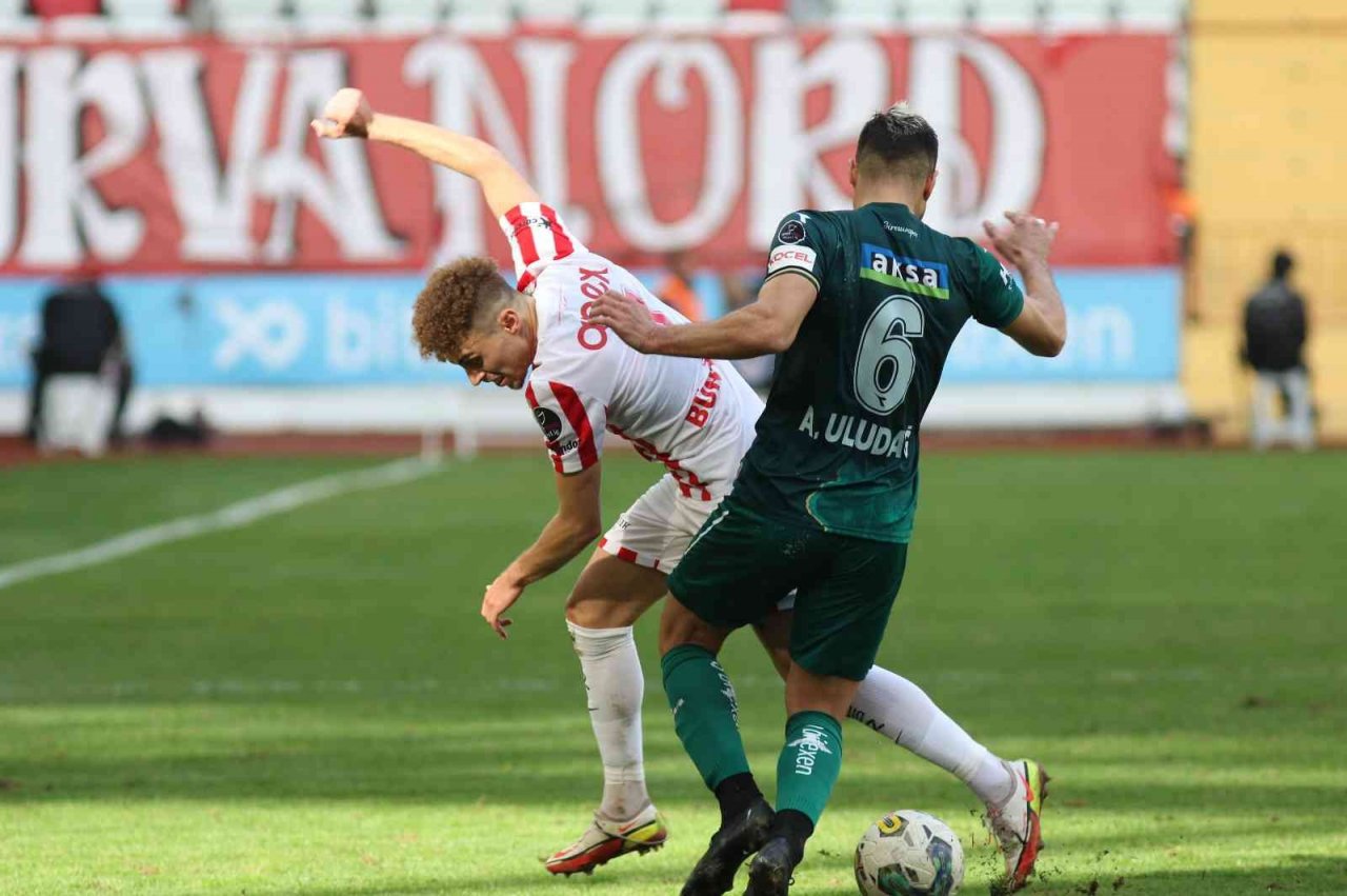 Spor Toto Süper Lig: FTA Antalyaspor: 2 - Giresunspor: 2 (Maç sonucu)