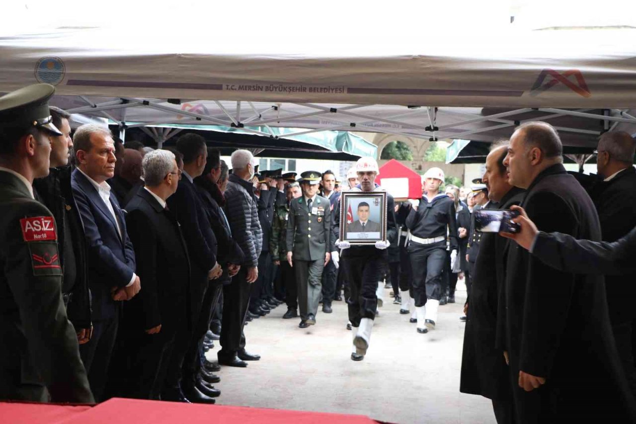 Mersinli şehit uzman çavuş son yolculuğuna uğurlandı