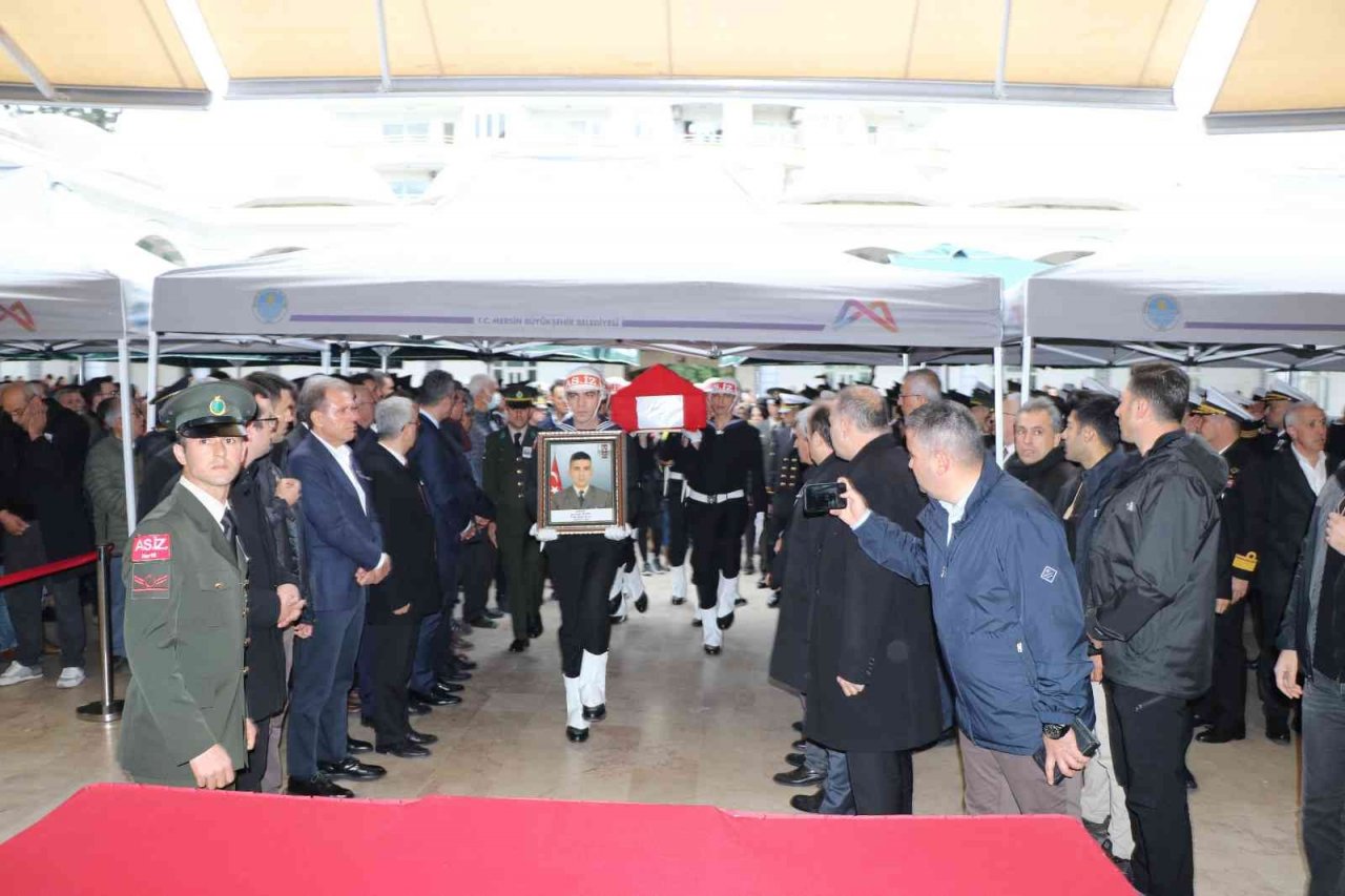Mersinli şehit uzman çavuş son yolculuğuna uğurlandı