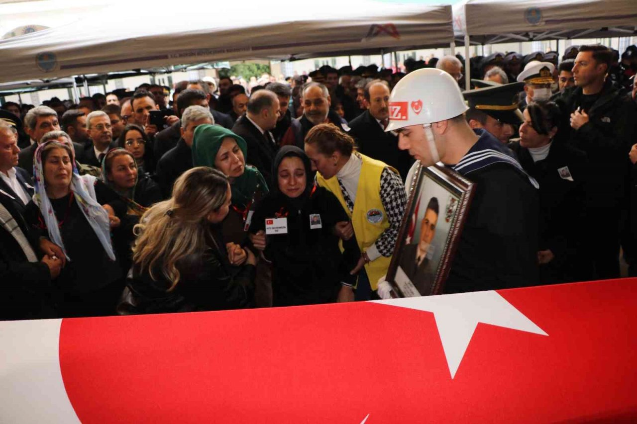 Mersinli şehit uzman çavuş son yolculuğuna uğurlandı