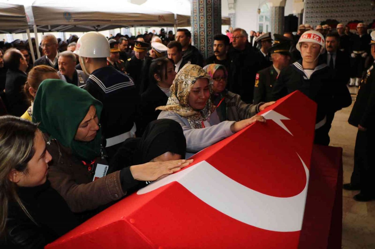 Mersinli şehit uzman çavuş son yolculuğuna uğurlandı