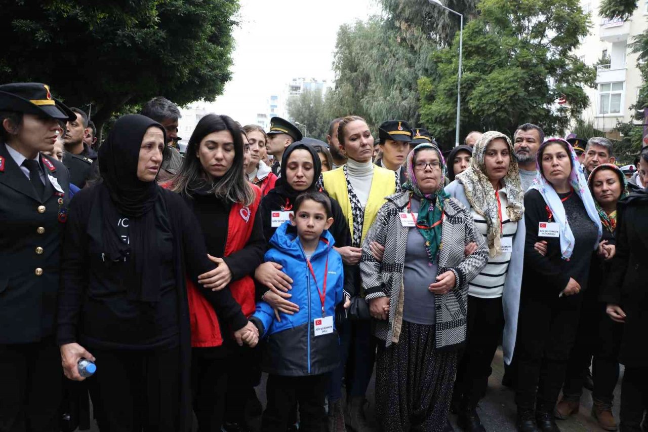 Mersinli şehit uzman çavuş son yolculuğuna uğurlandı