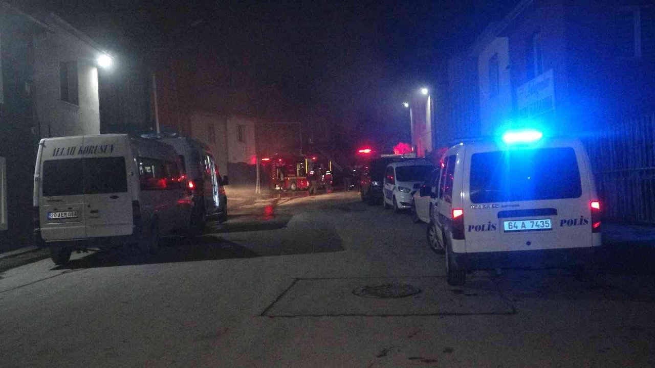 Geri dönüşüm fabrikasında yangın: Alevler geceyi aydınlattı