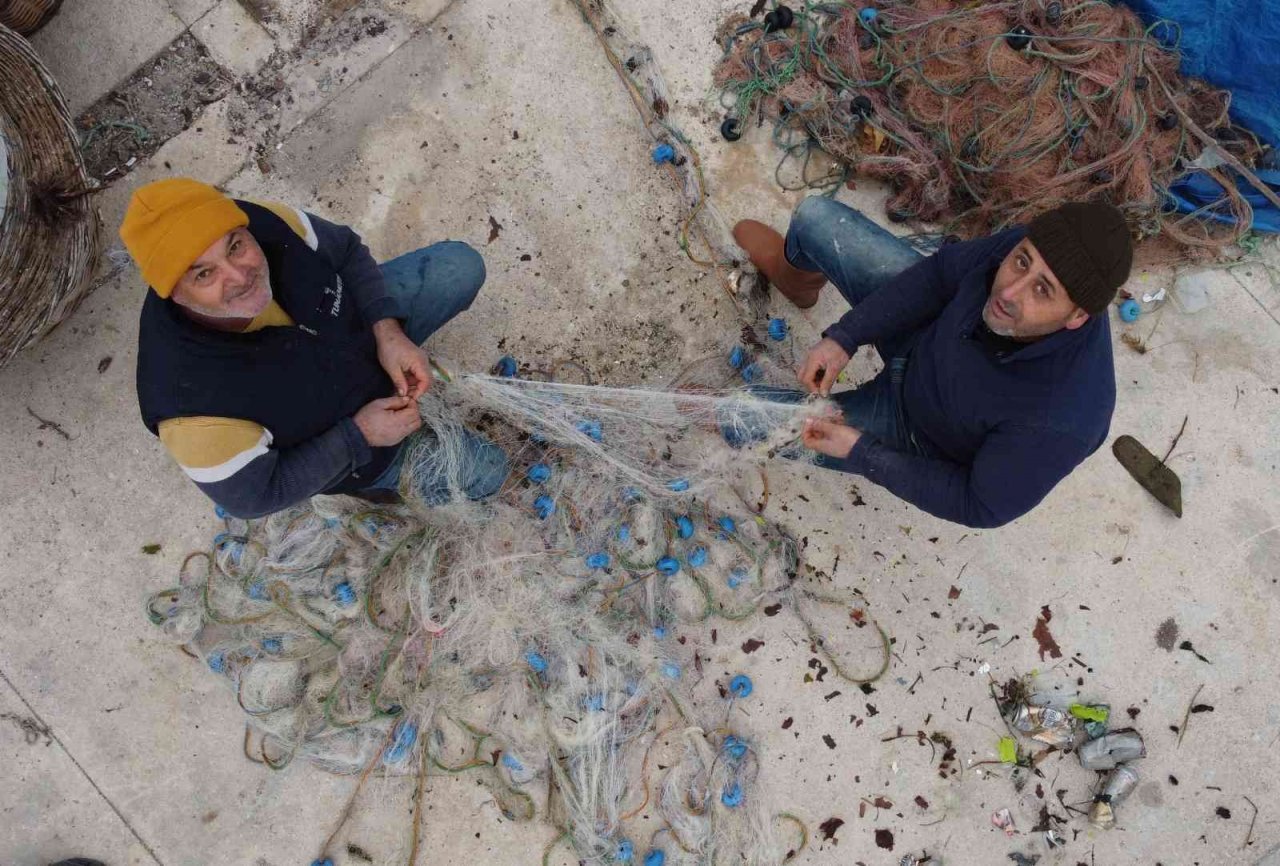 Akdeniz’de ekmek teknelerine fırtına molası