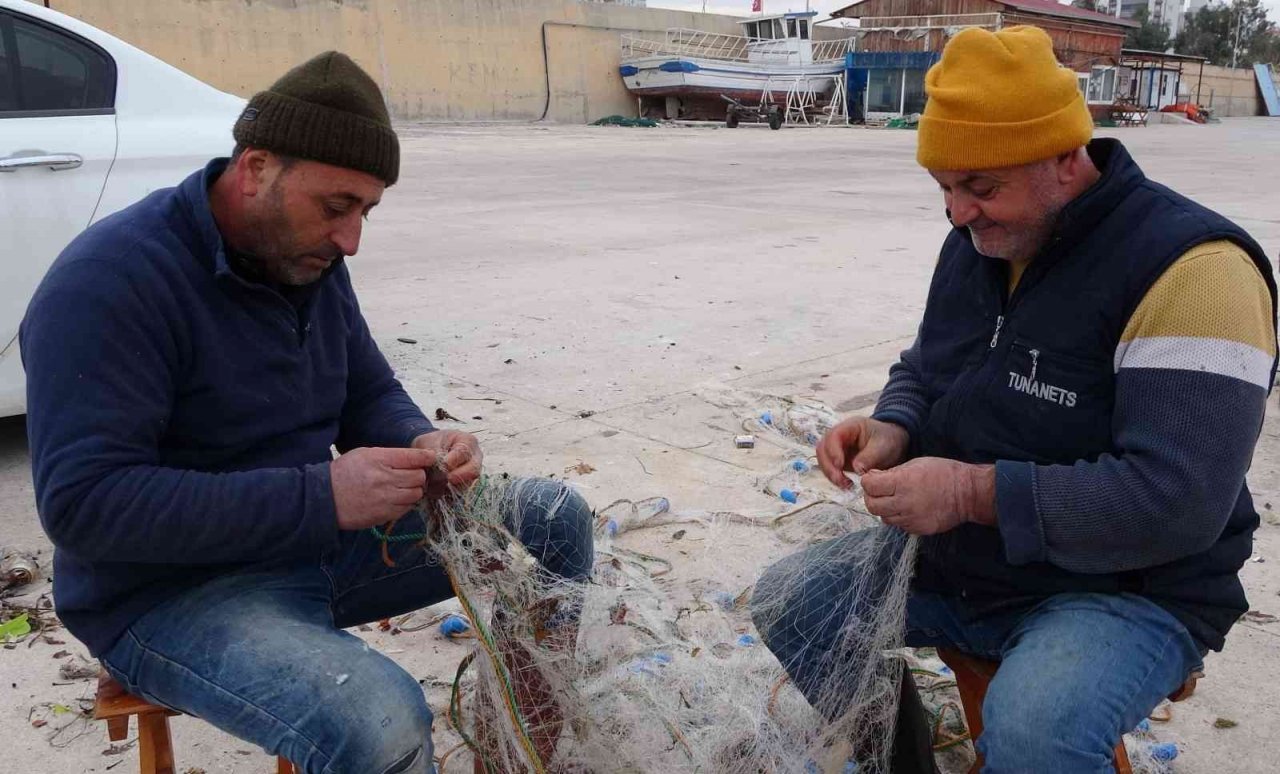 Akdeniz’de ekmek teknelerine fırtına molası