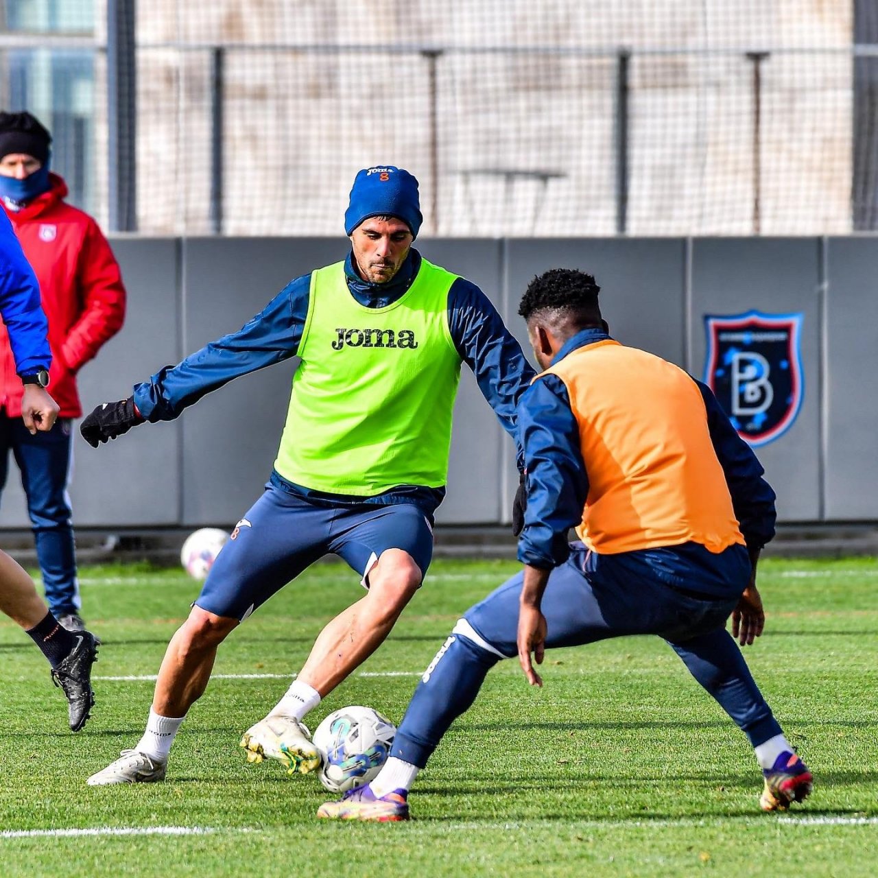 Başakşehir, Fatih Karagümrük maçı hazırlıklarına ara vermeden başladı