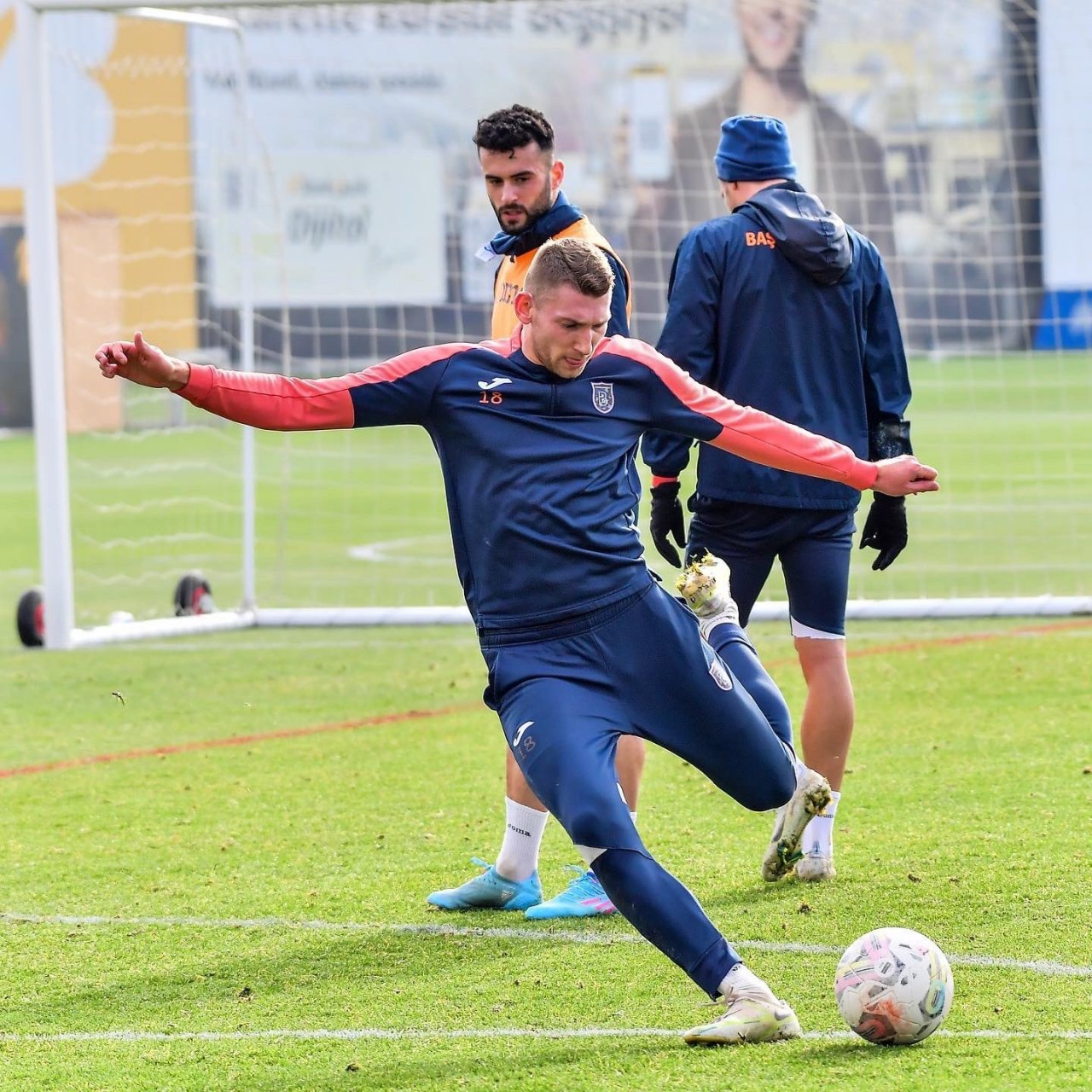 Başakşehir, Fatih Karagümrük maçı hazırlıklarına ara vermeden başladı