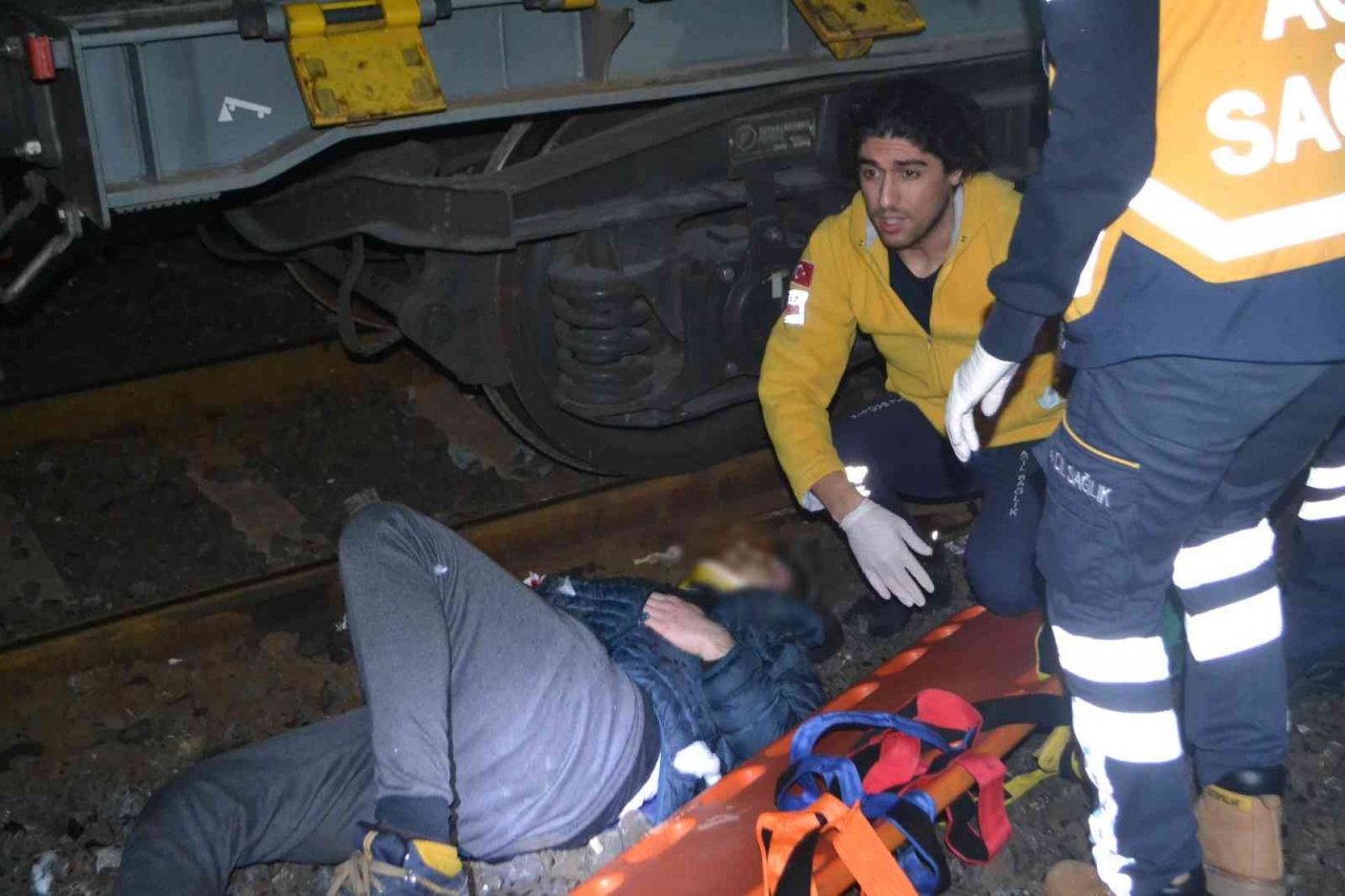 Çorlu’da bir genç rayların kenarında yaralı bulundu