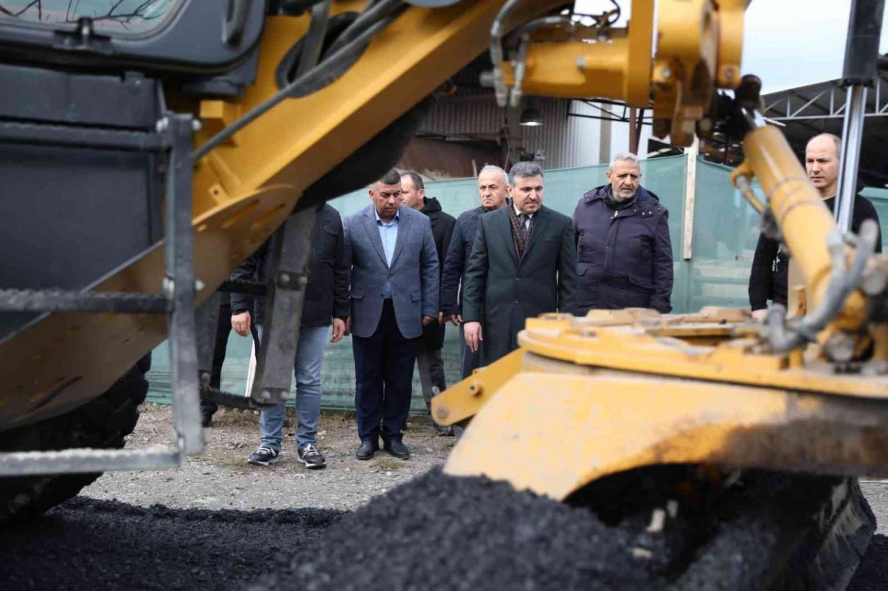 Köy yolları kışa hazırlanıyor