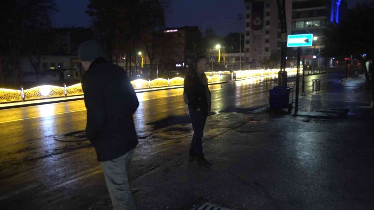 Depremi yaşayan Elazığlılar, yaşadıkları korkuyu anlattı