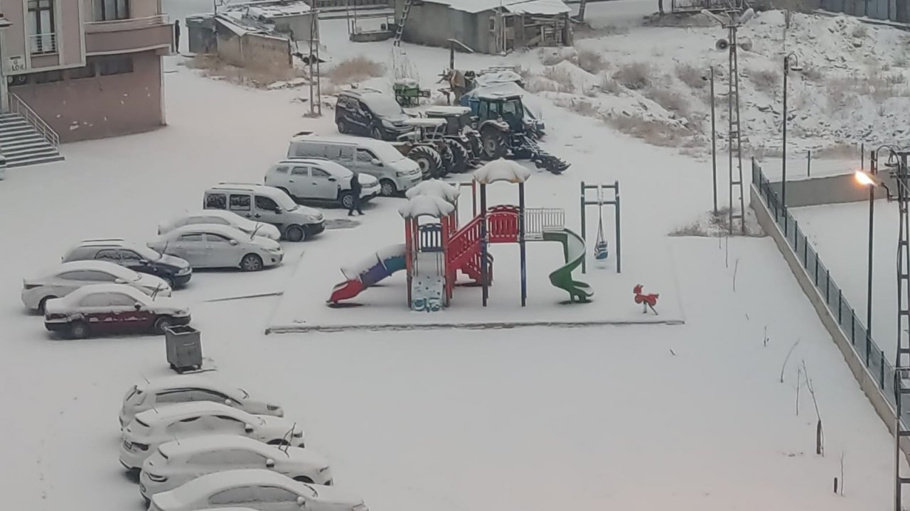 Aşkale beyaza büründü