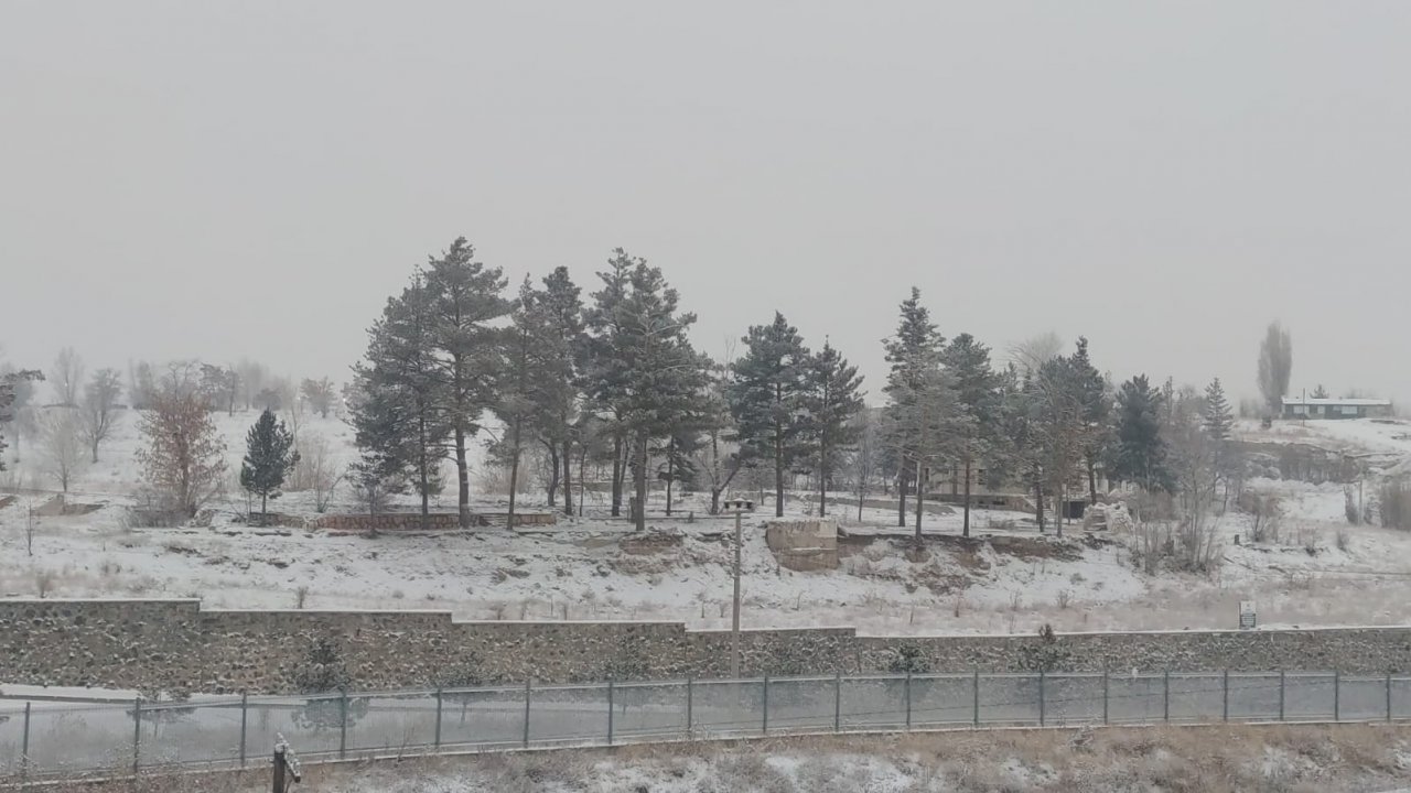 Aşkale beyaza büründü