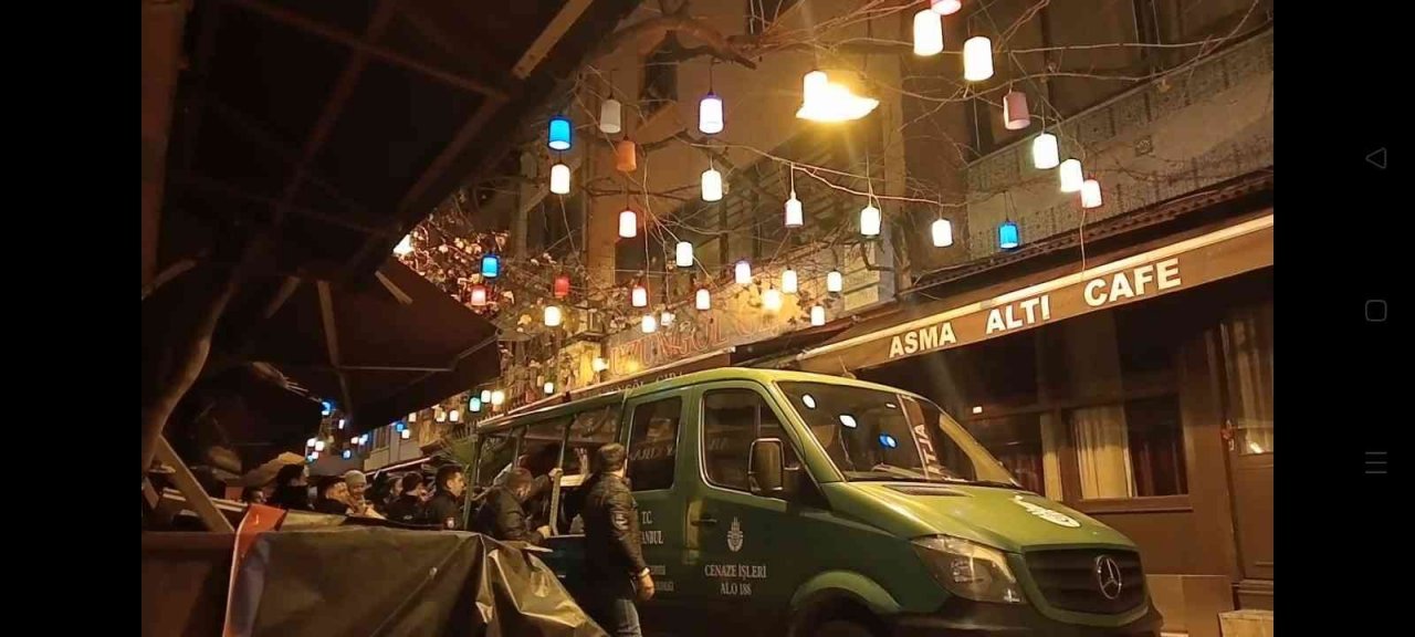 Fatih’te ortaklar arasında çıkan kavgada kan aktı: 1 ölü