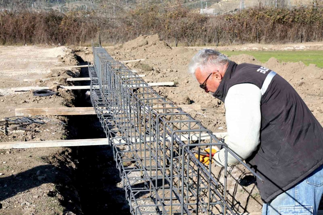 Gürsu Kazıklıköy Mahallesi’ne futbol sahası