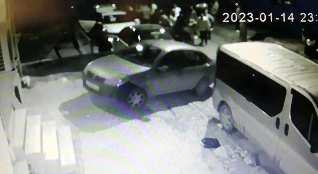 Küçükçekmece’de düğün çıkışı silahlı saldırı