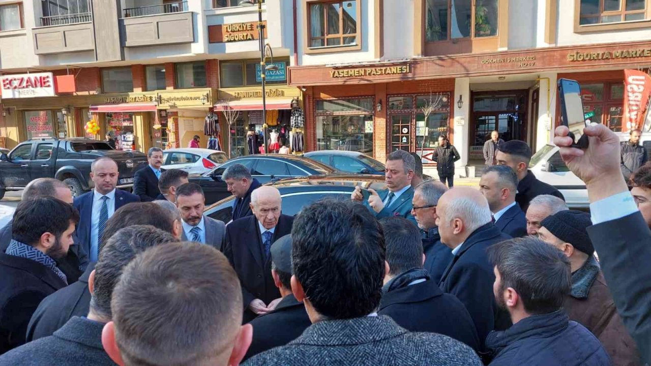 MHP lideri Bahçeli, Kızılcahamam Belediyesi’ne taziye ziyaretinde bulundu
