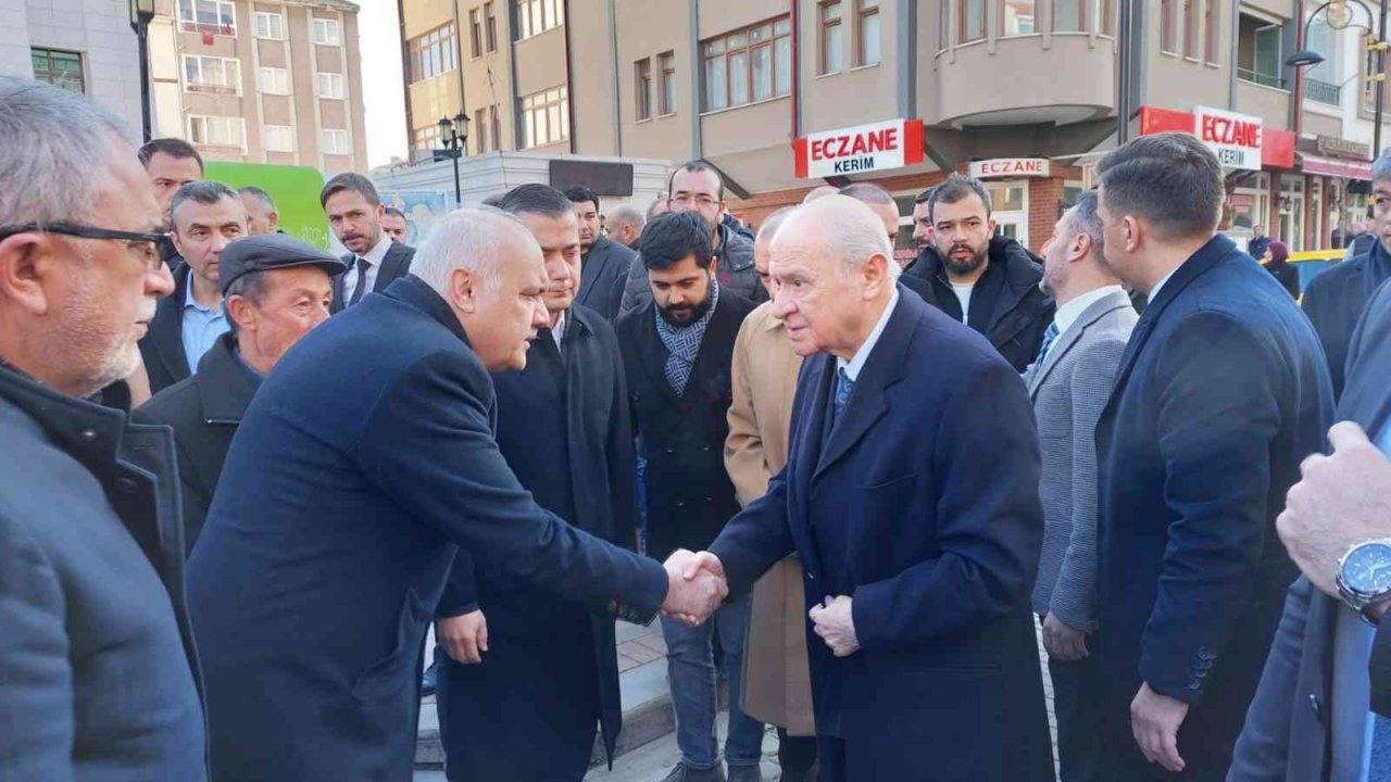 MHP lideri Bahçeli, Kızılcahamam Belediyesi’ne taziye ziyaretinde bulundu