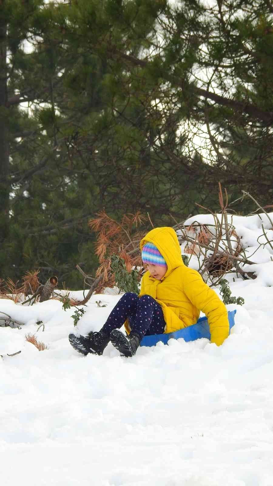 Muğlalı vatandaşların kar keyfi