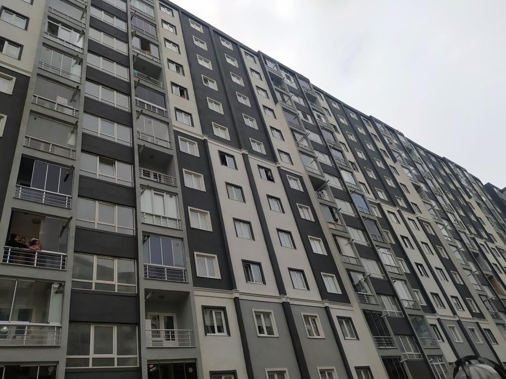 (Düzeltme) 500 TL’lik site aidatı bin 415 TL’ye çıktı, site sakinleri fahiş zamma isyan etti