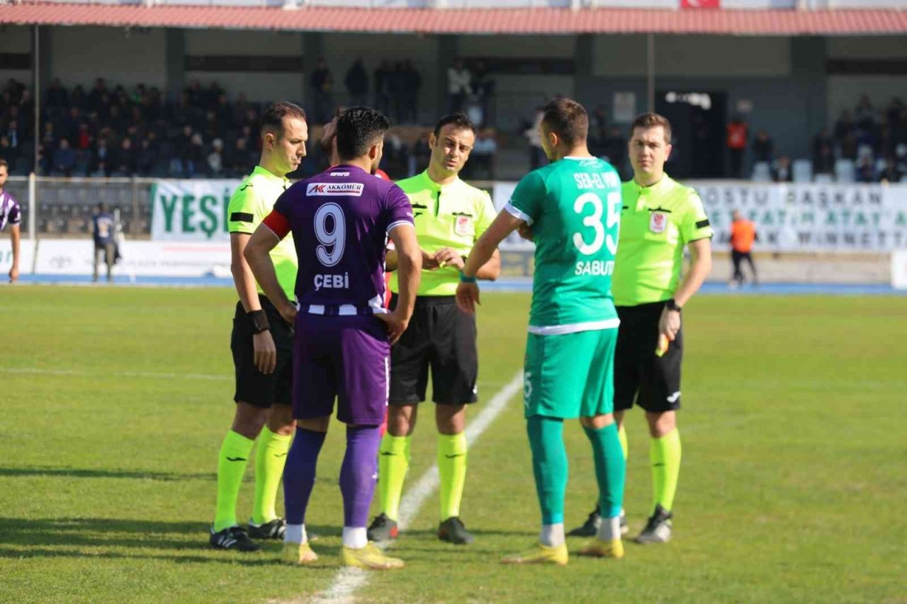 TFF 3. Lig: Efeler 09 SFK: 0 - Artvin Hopaspor: 2