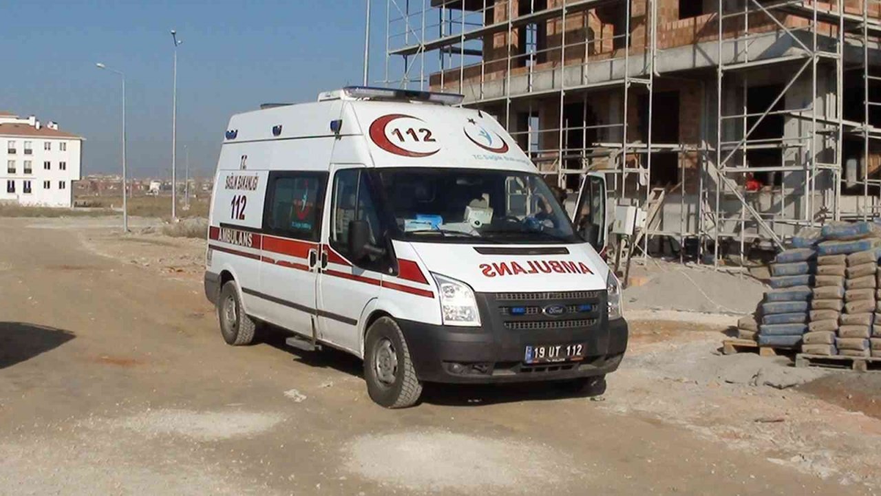 İnşaattan düşen işçisi yaralandı