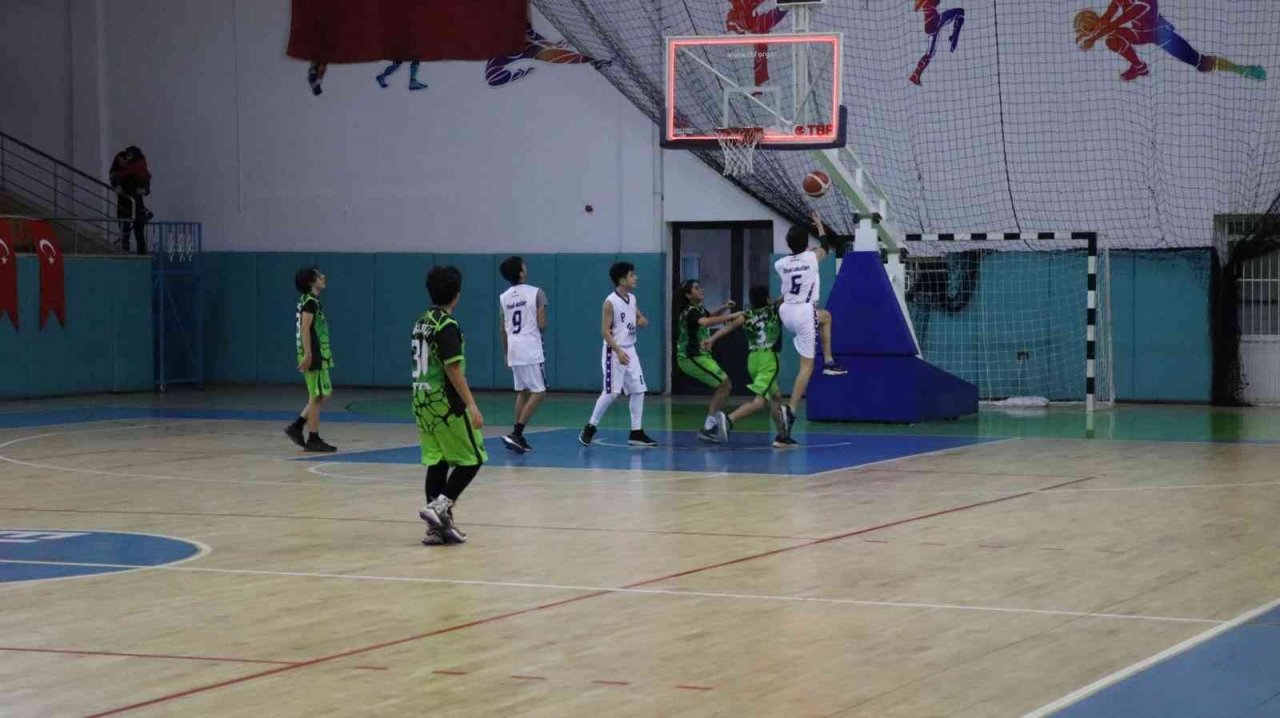 Elazığ’da Yıldızlar Basketbol İl Şampiyonası başladı