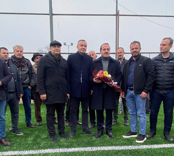 Halilbeyli yeni futbol sahasına kavuştu
