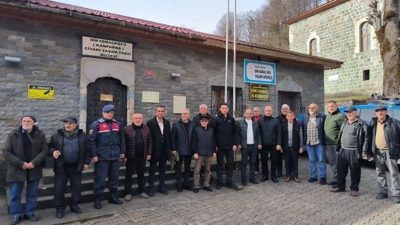 Müzede sergilenen patlamamış bomba paniğe neden oldu