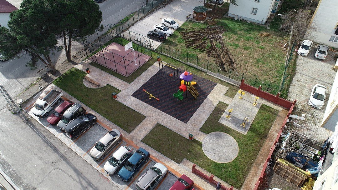 İlkadım’da parklar yenilendi