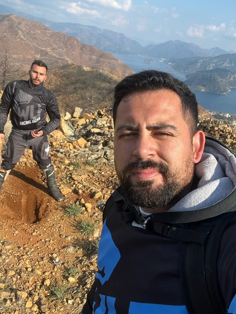 Marmaris’in zirvelerine motosikletleri ile çıkıp fidan diktiler