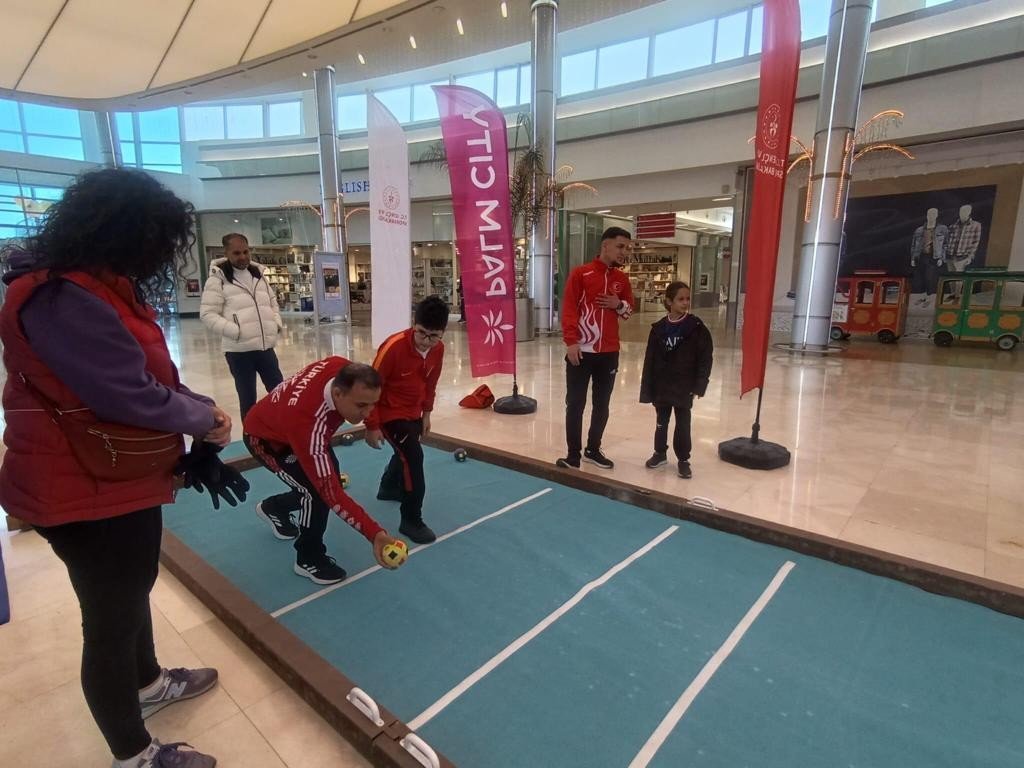 AVM’de bocce keyfi