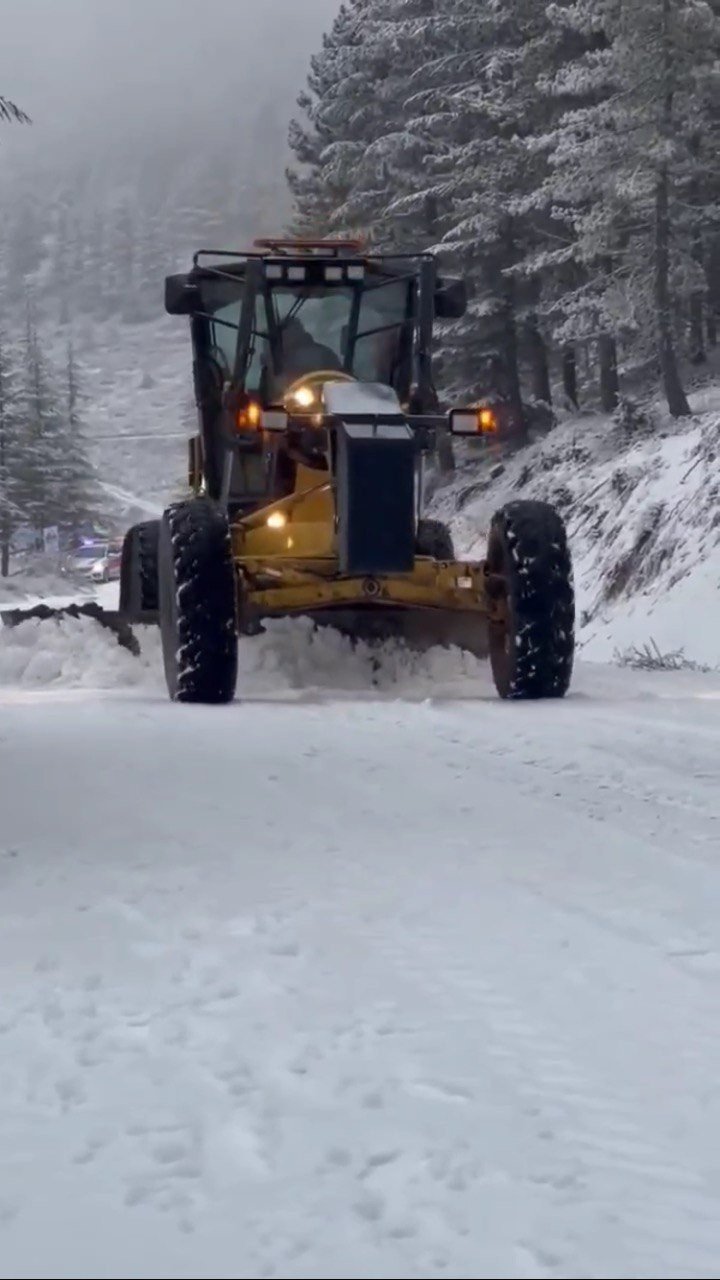 Mersin Anamur’da kar yağışı