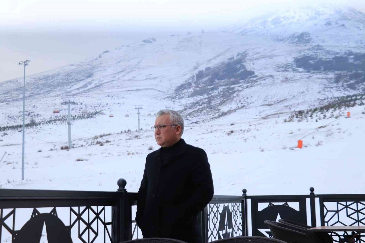 Sivas’ın parlayan yıldızında kayak sezonu başladı