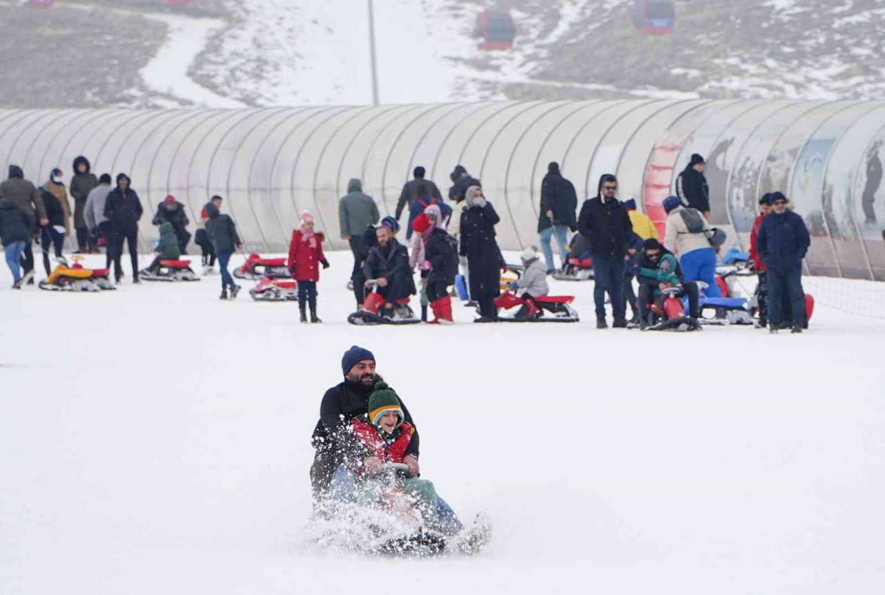 Erciyes hafta sonu 70 bin misafir ağırladı