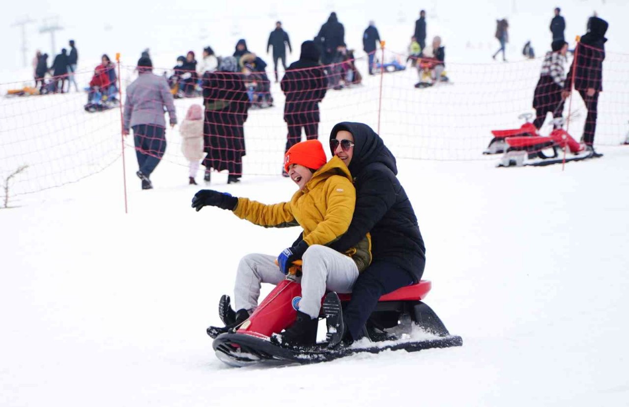 Erciyes hafta sonu 70 bin misafir ağırladı