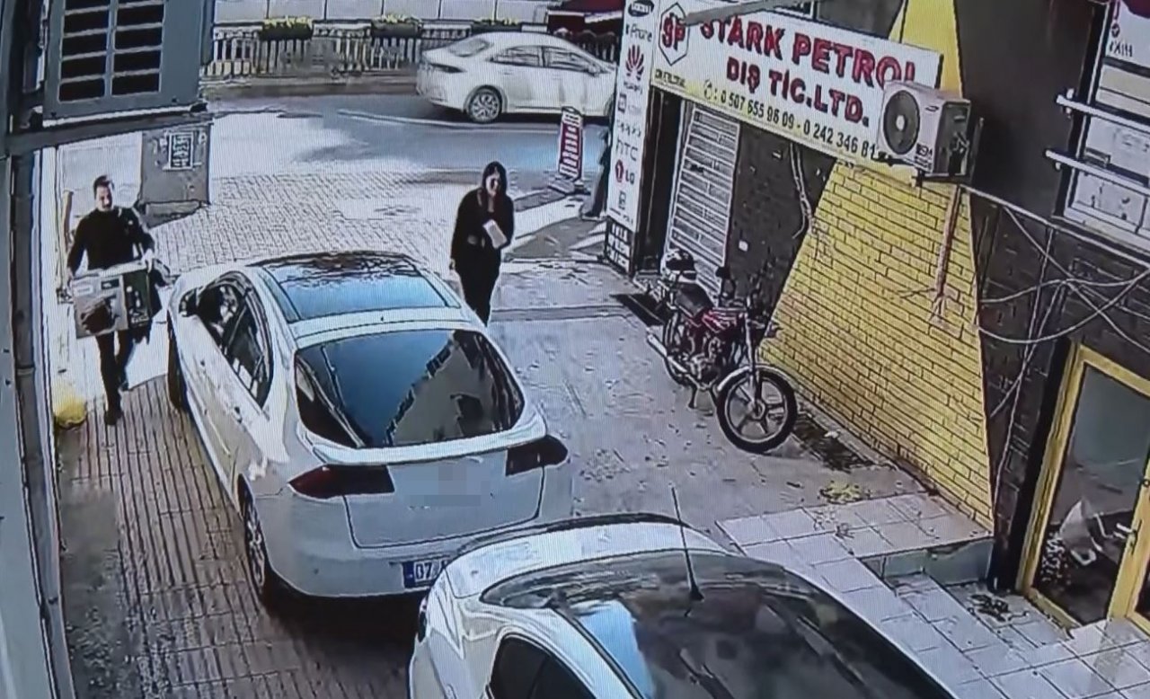 Elektronik mağaza işleten çift, 43 bin 550 liralık eşyanın parasını alamadıkları iddiasıyla şikayetçi oldu