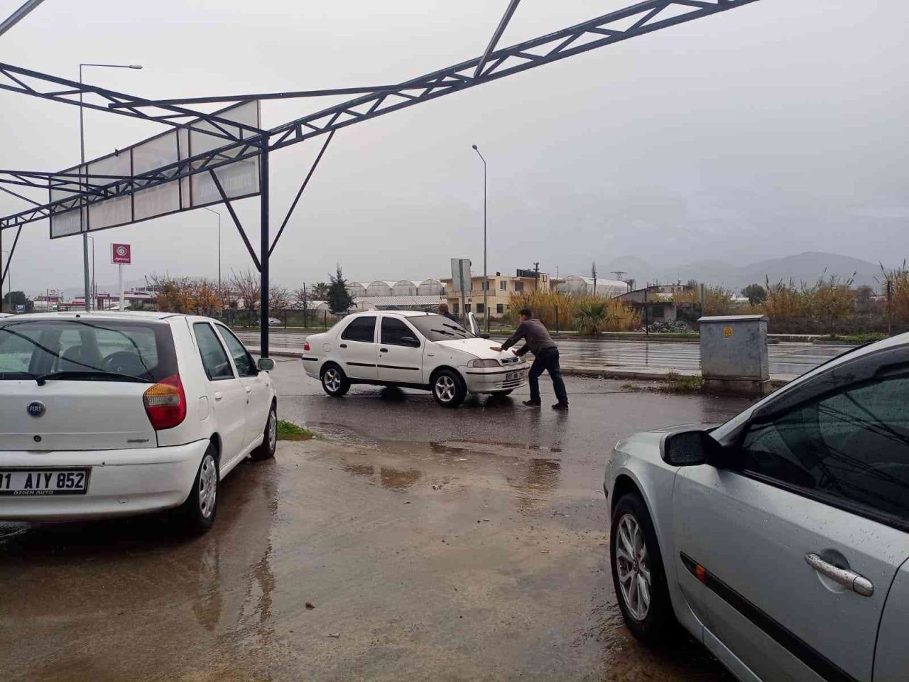 Tamirden çıkan otomobil seyir halindeyken alev aldı