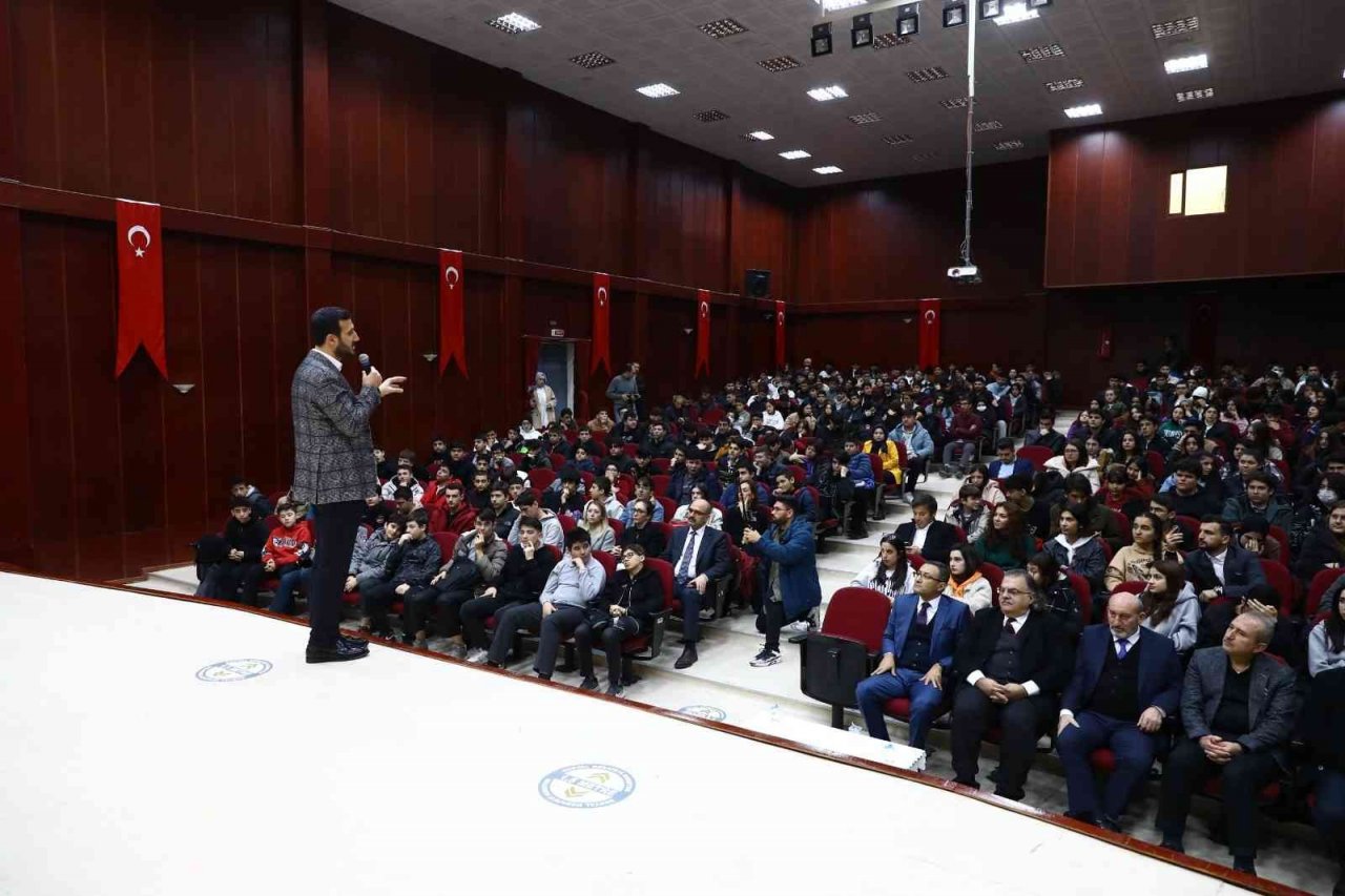 Bağcılar’da öğrenciler her gün yaşı kadar kitap sayfası okuyacak