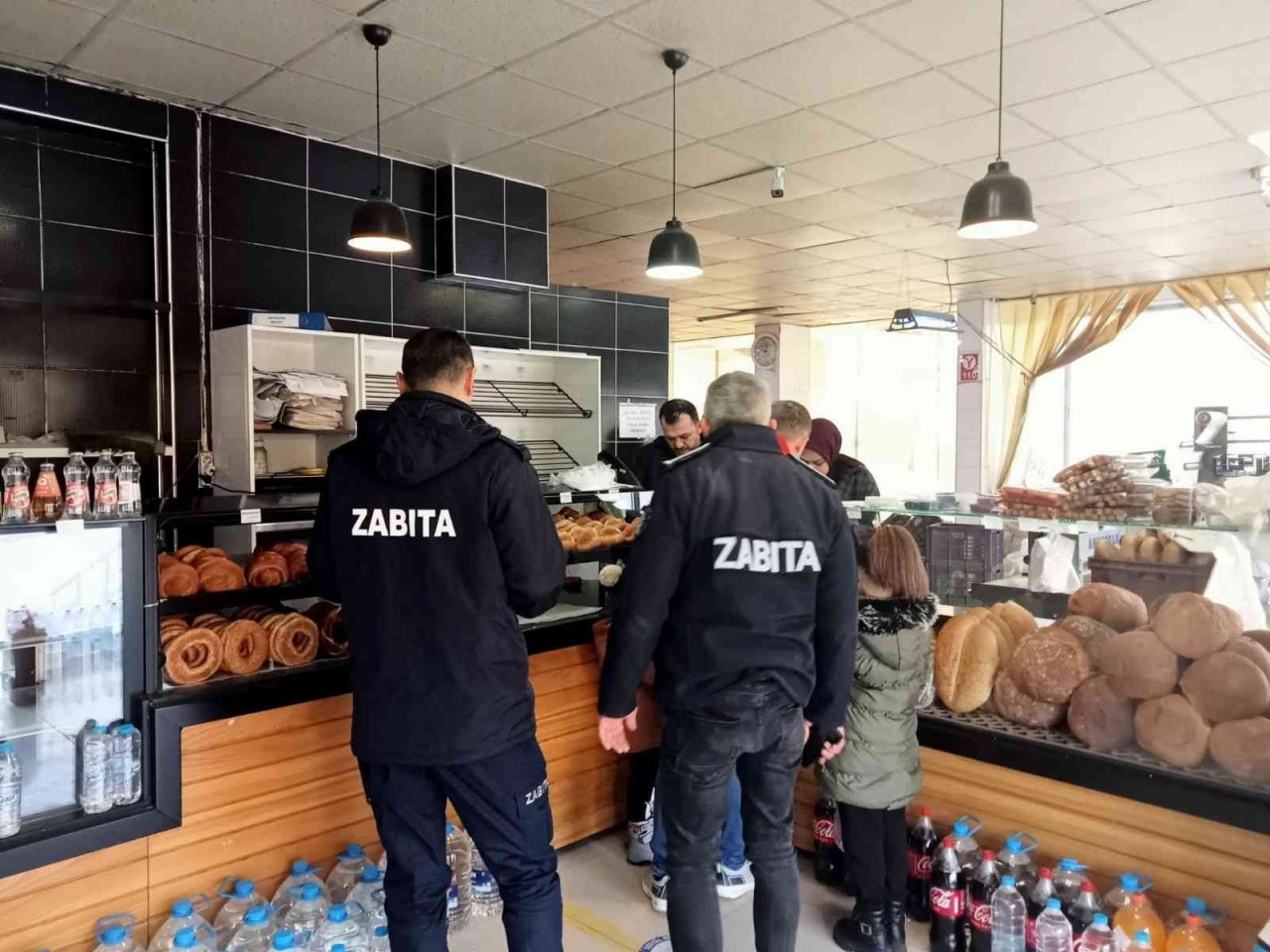 Bilecik’te zabıtadan 5 TL’ye ekmek satan fırınlara tutanak