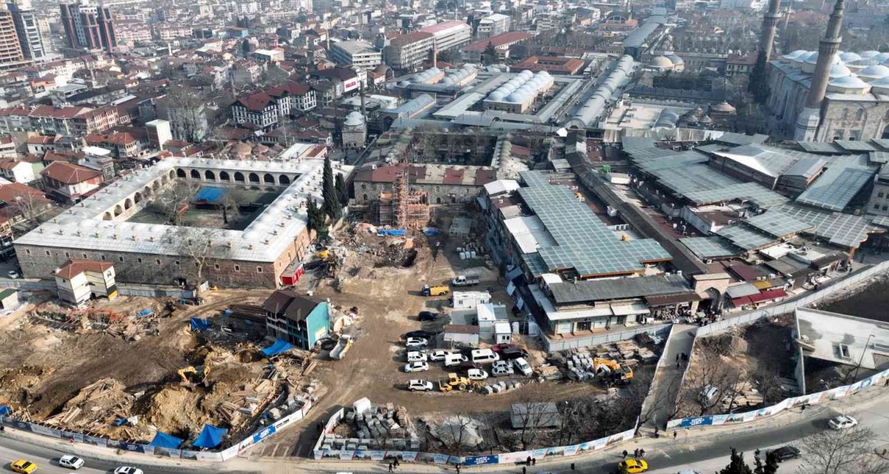 Bursa’da tarihi Hanlar Bölgesi’nde zaman tersine akıyor