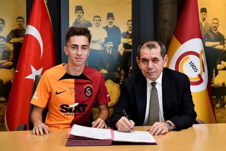 Galatasaray, Özgür Baran Aksaka’nın sözleşmesini 2026’ya kadar uzattı