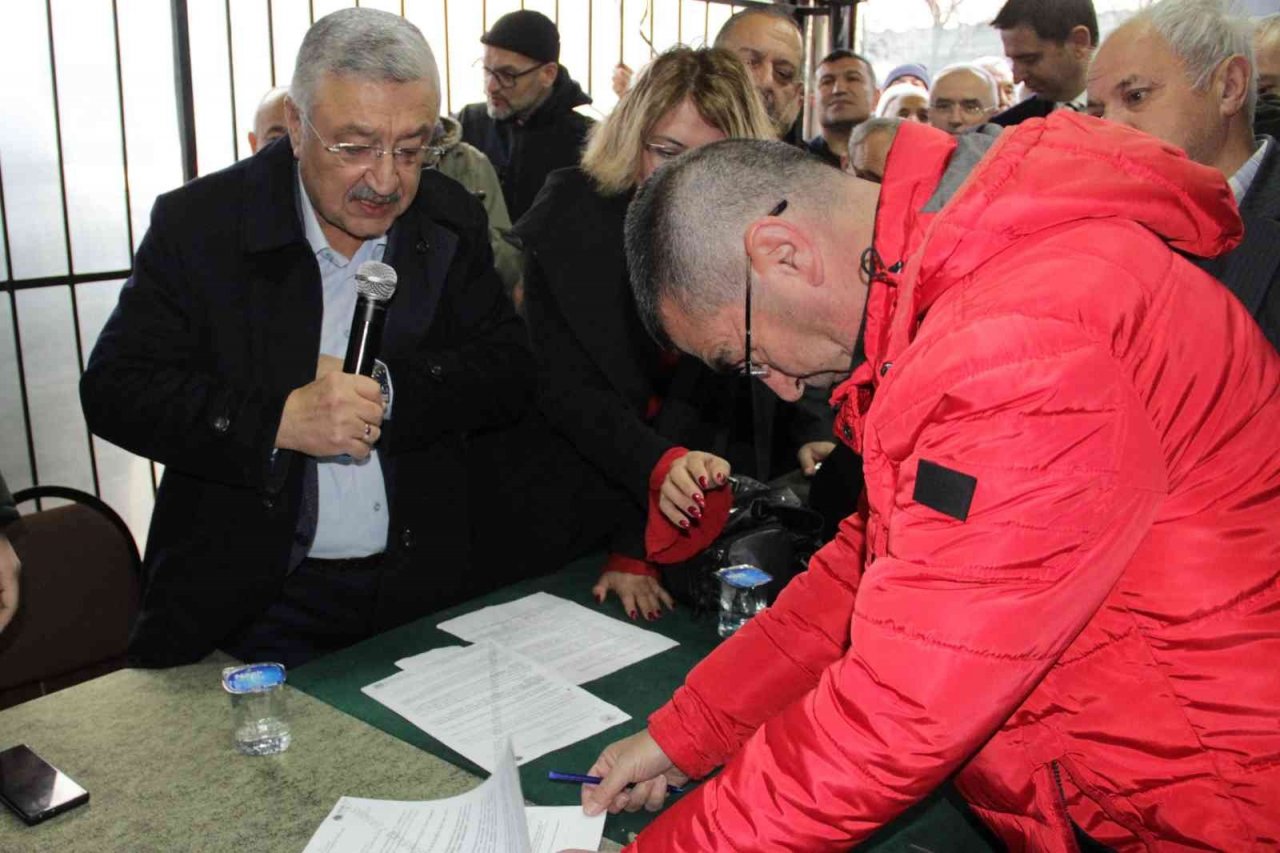 İzmir’deki 30 yıllık tapu sorunu sona erdi
