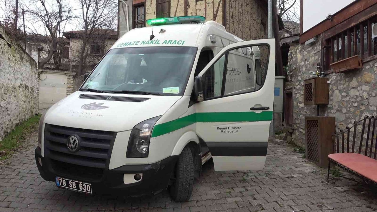 Karabük’te bir kadın evinde ölü bulundu