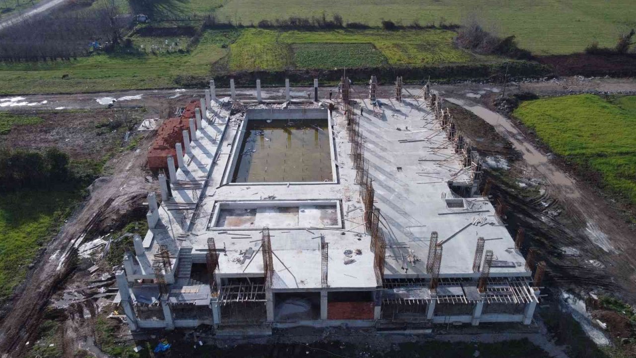 Tekkeköy kapalı yüzme havuzuna kavuşuyor