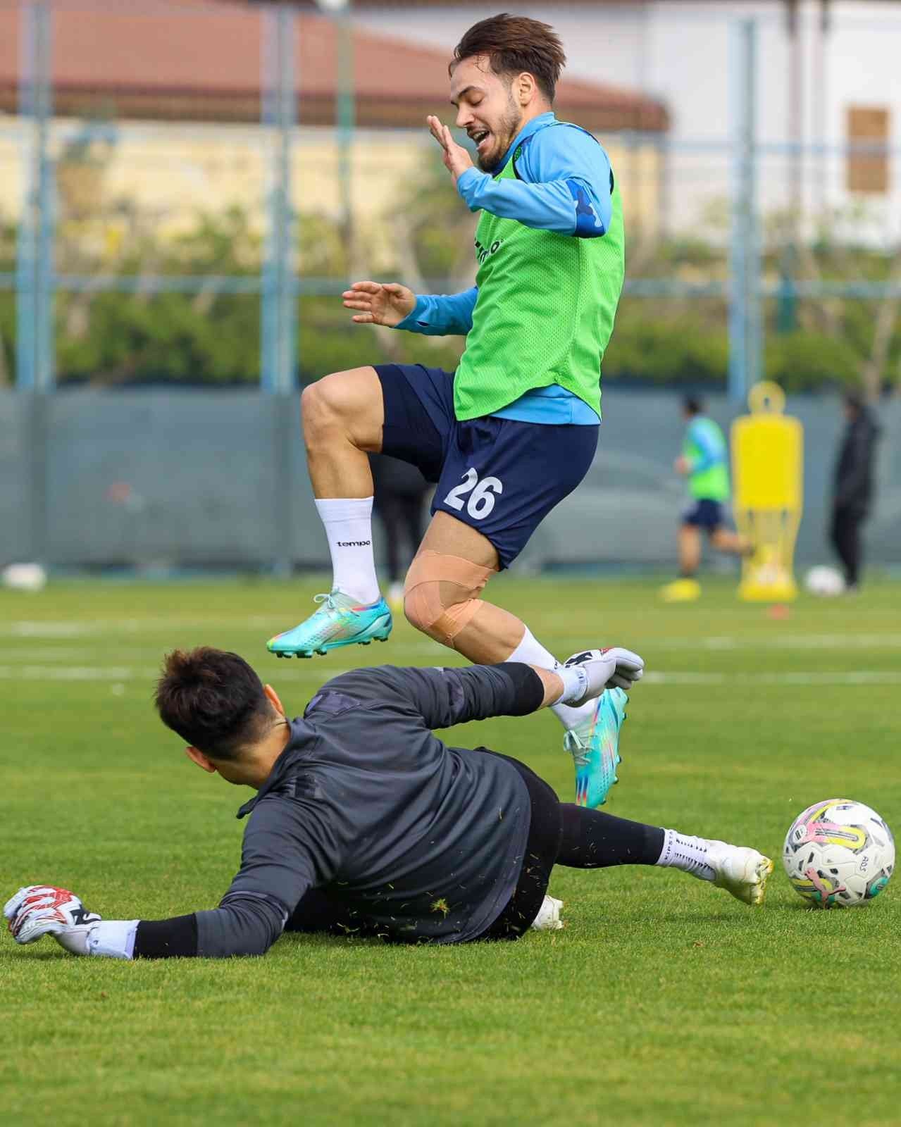 Adana Demirspor, Giresunspor maçı hazırlıklarını sürdürdü