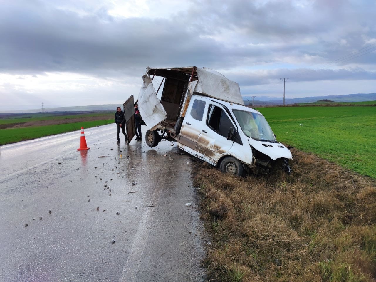 Tekirdağ’da otomobil ile kamyonet çarpıştı: 2 yaralı