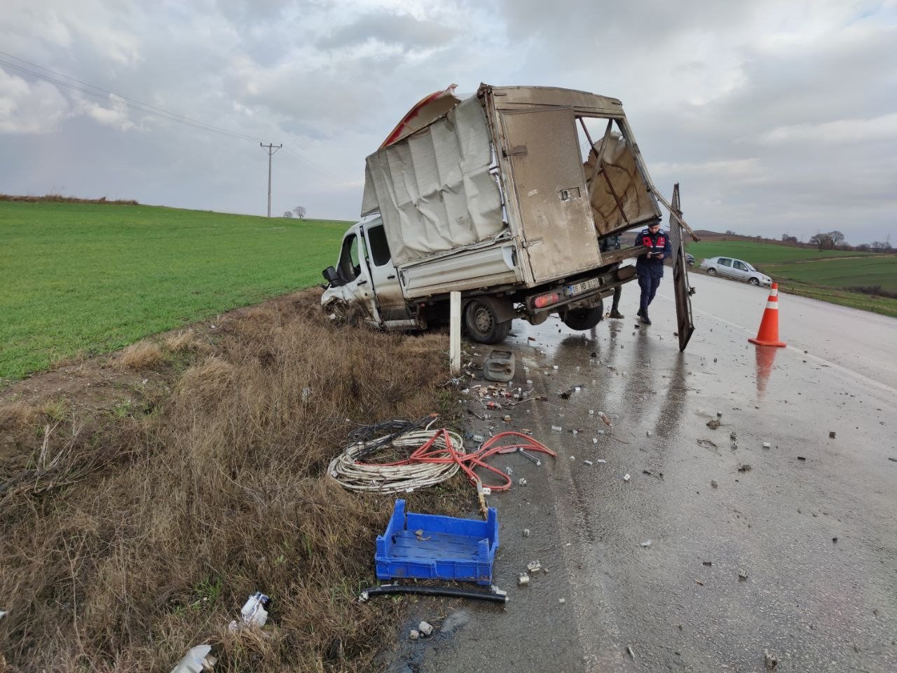 Tekirdağ’da otomobil ile kamyonet çarpıştı: 2 yaralı